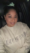 Cargar imagen en el visor de la galería, I Wear My Heart On My Sleeve Sweatshirt