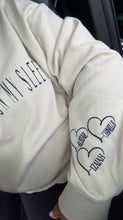 Cargar imagen en el visor de la galería, I Wear My Heart On My Sleeve Sweatshirt